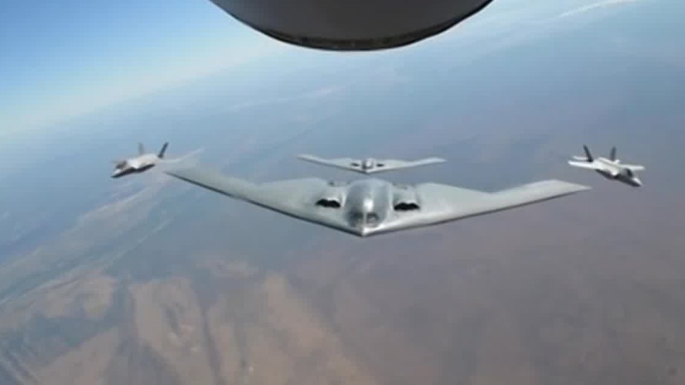 专家：美军突袭伊朗展示3种姿态