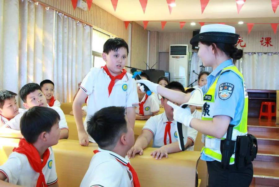 合肥蜀山：快乐过暑假，安全不“放假”！蜀山交警进校园送上“安全锦囊”