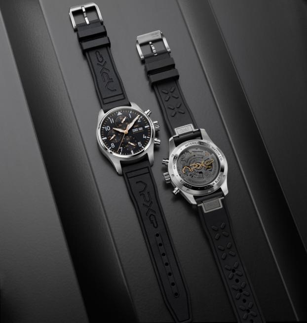 《F1™：狂飙飞车》全国热映—万国表特别呈现APXGP车队联名时计作品