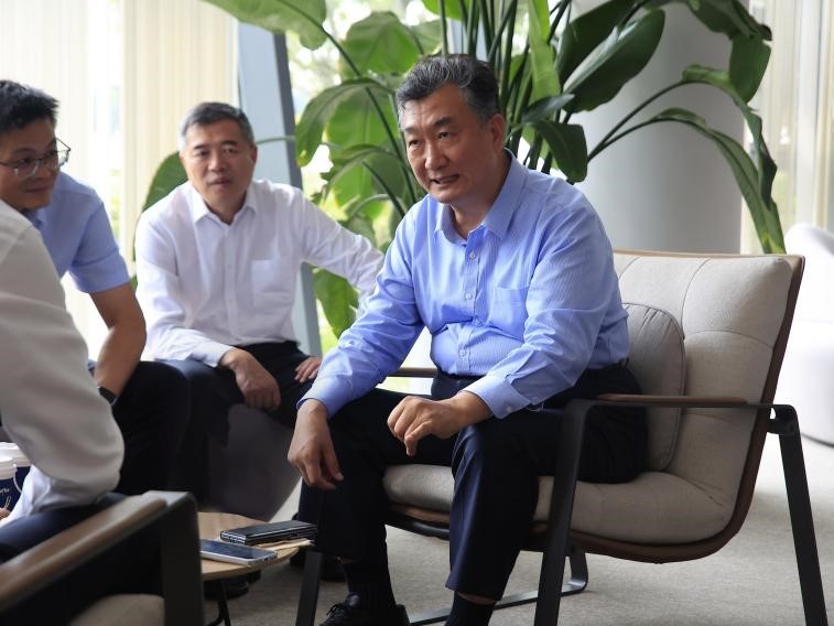 北京银行党委书记、董事长霍学文调研万华化学集团