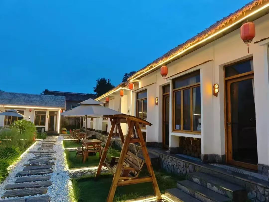 华亭美食集市嗨翻天　乡村旅游火出圈