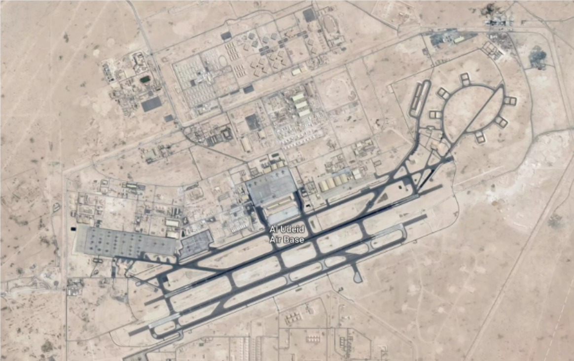 图为卡塔尔乌代德空军基地，是中东最大的美军基地。可容纳包括 F-35 隐身战机、MQ-9 无人机及 B-2 轰炸机在内近百架军机中转部署。