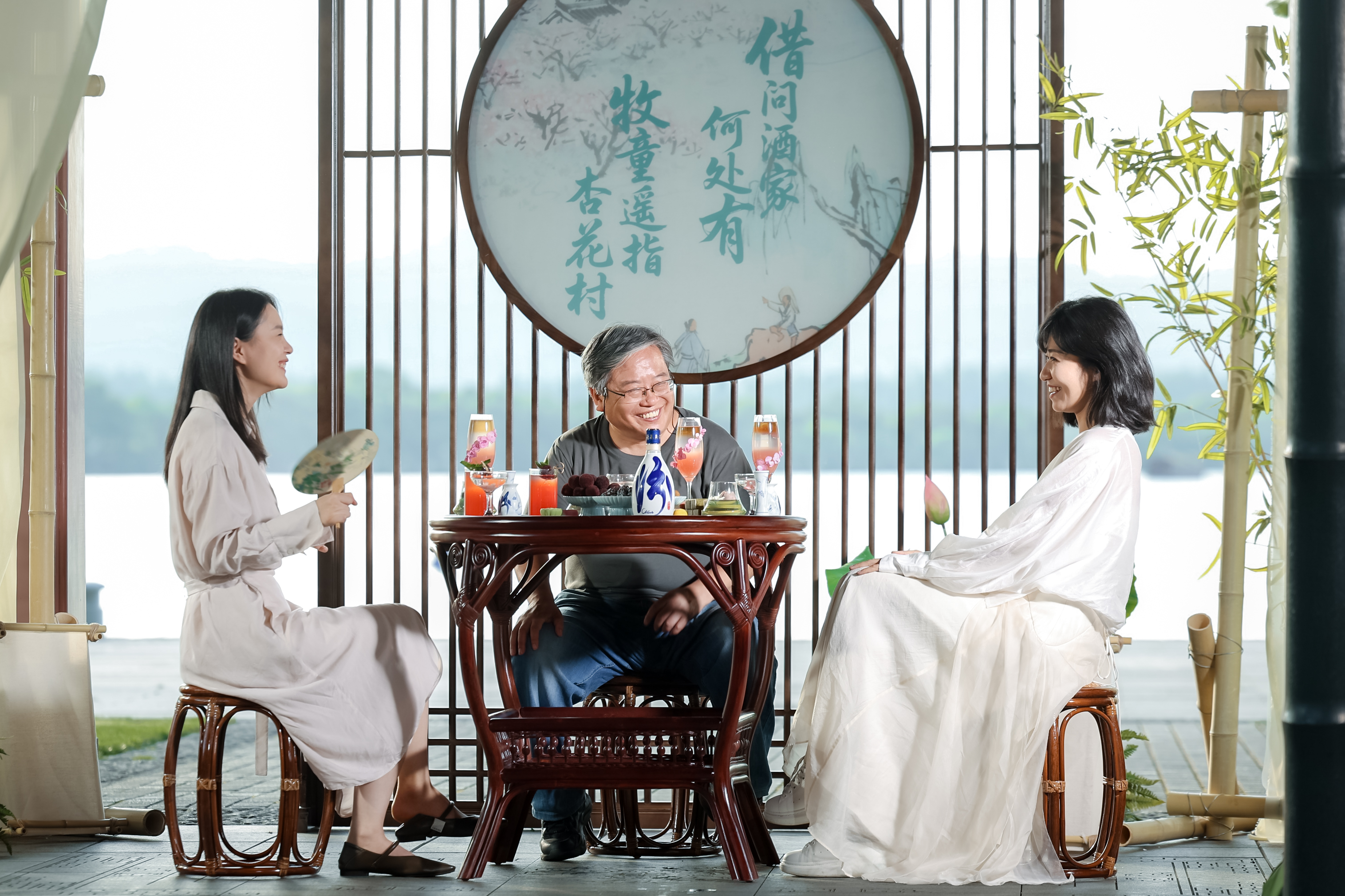 谁说这届年轻人不爱喝白酒?_凤凰网