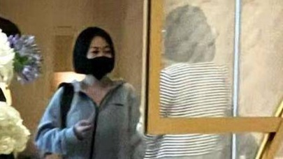 小S低调赴韩引猜测，最新照片曝光，状态极差，瘦得撑不起衣服封面图