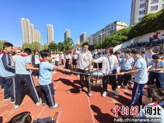 宽城满族自治县第五小学科技节活动现场。 裴楠 摄