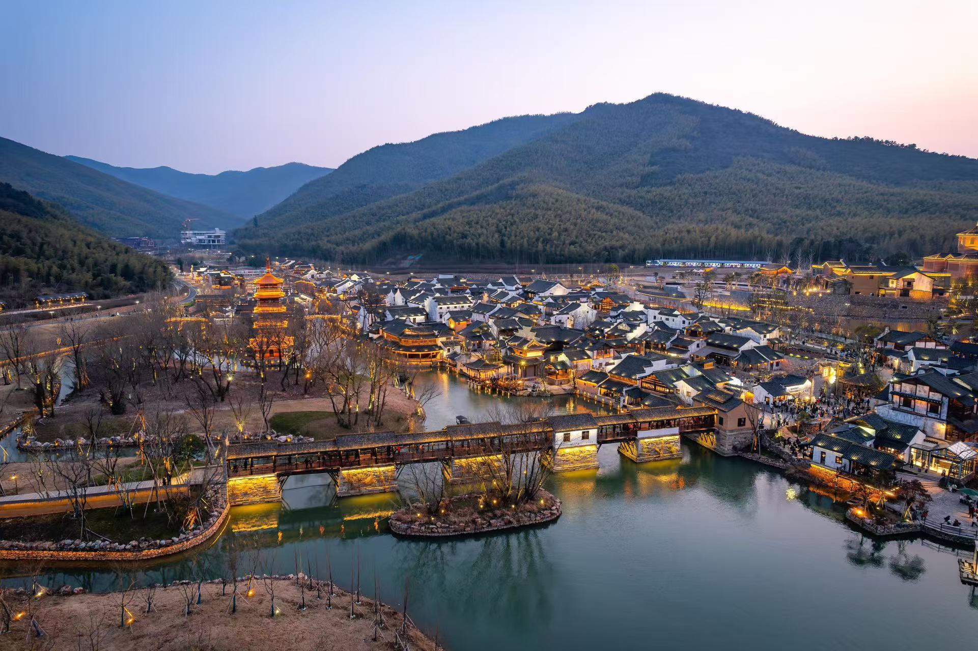 宜兴：山水紫砂皆文章，东坡遗韵醉江南