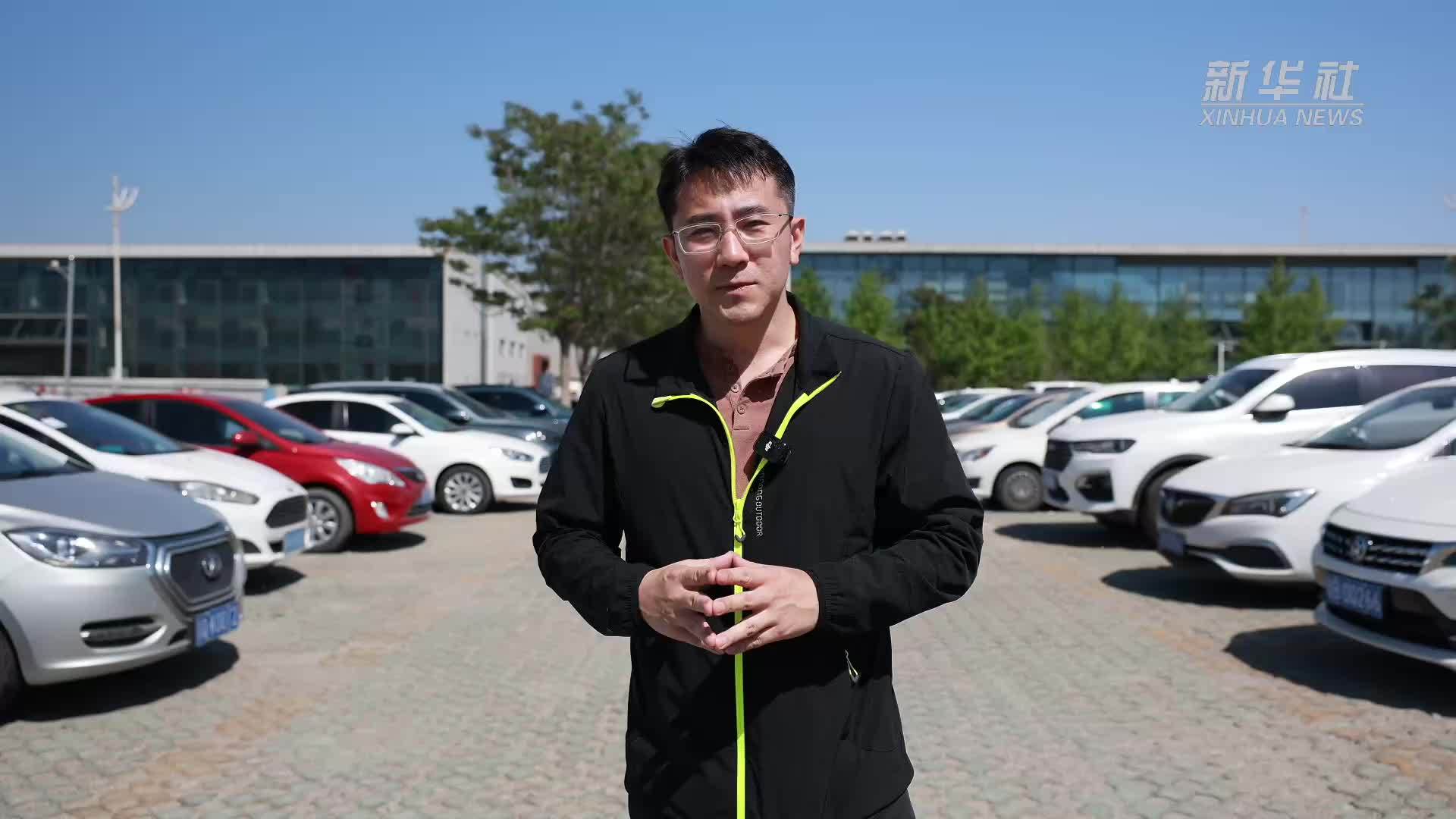 “灯塔”之光 照亮工业路｜走，去灯塔工厂开挖机