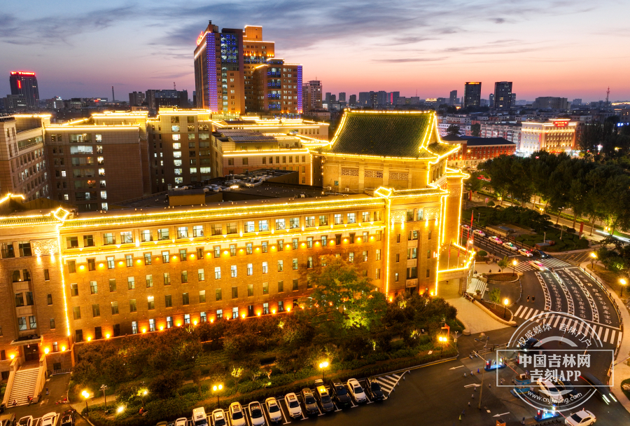 夕阳下的伪满洲国军事部旧址