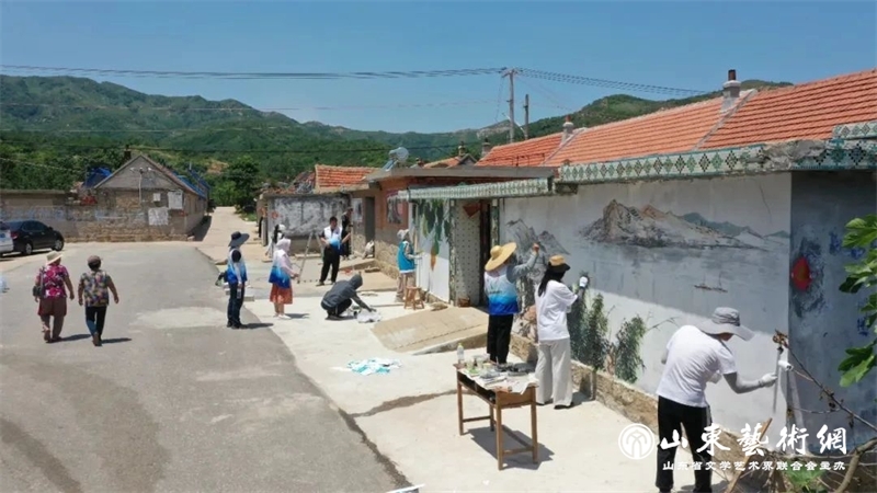 寻找美术符号 助力乡村振兴 威海美协彩绘乡村新图景