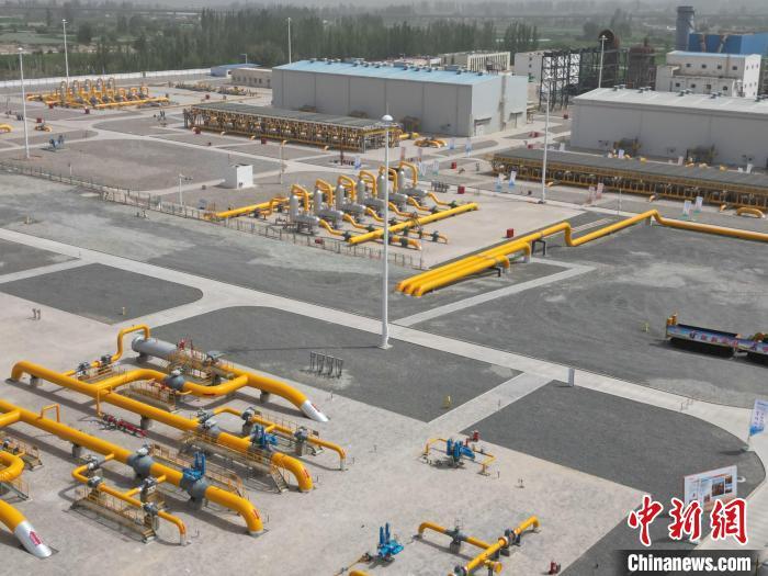 6月25日，航拍下的嘉峪关压气站厂区。戴文昌　摄