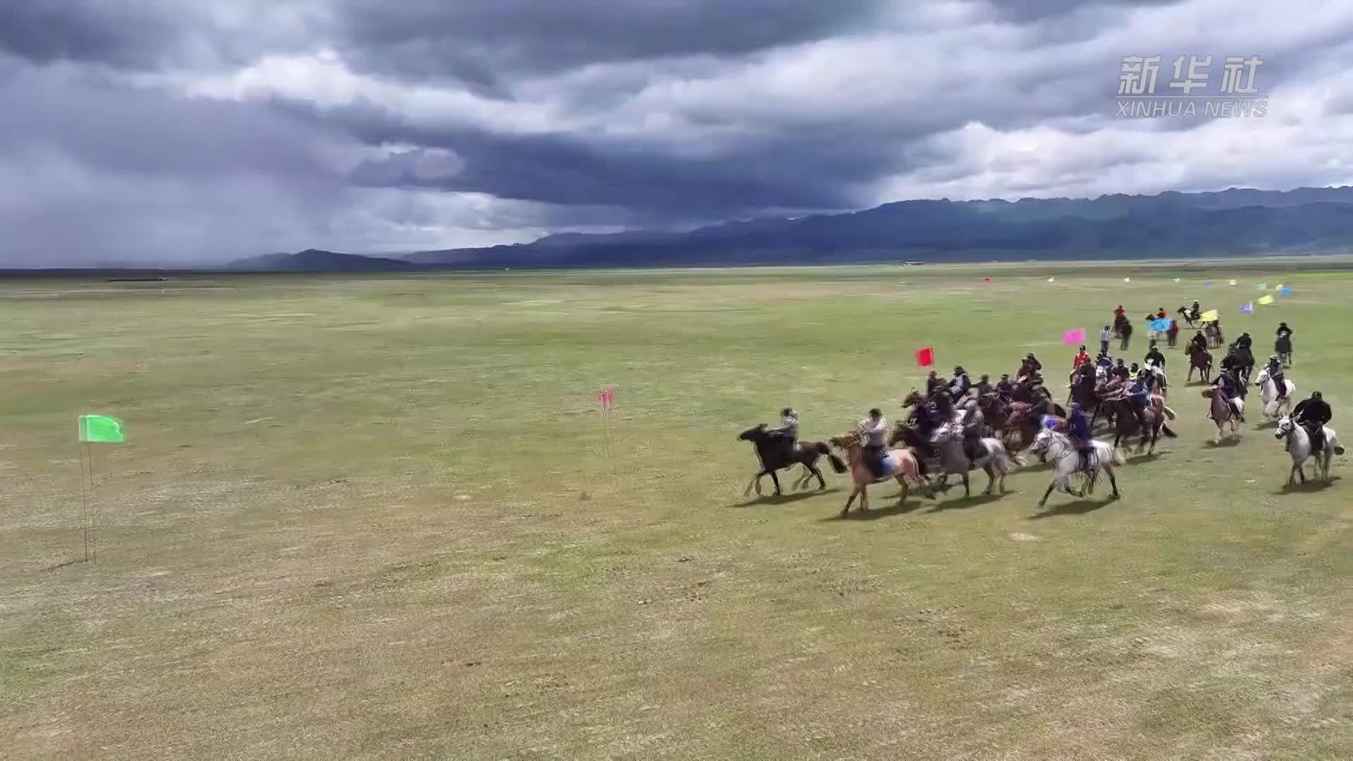 新疆巴音布鲁克草原尽显牧人竞技豪情