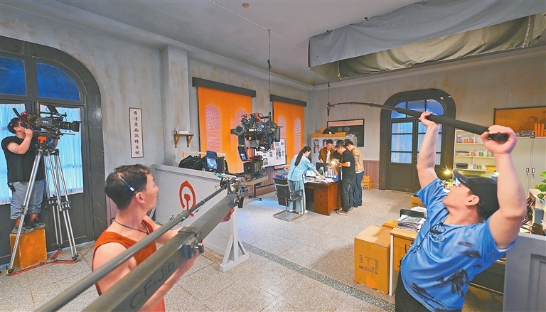 5月15日，電影《斬毒突擊》劇組入駐橫峰影視基地，開始取景拍攝工作。