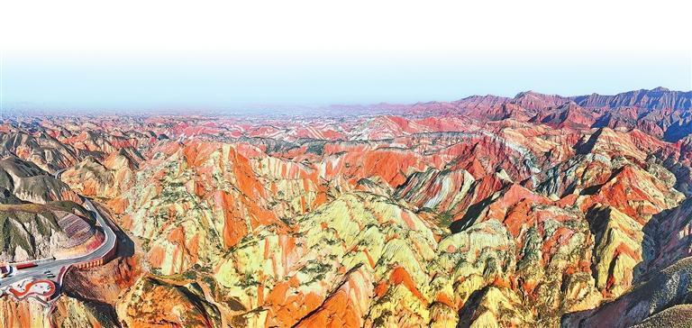 兰州水墨丹霞旅游景区　田蹊