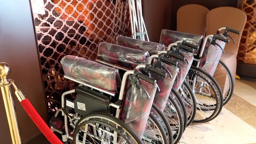 酒店轮椅、拐杖存放区