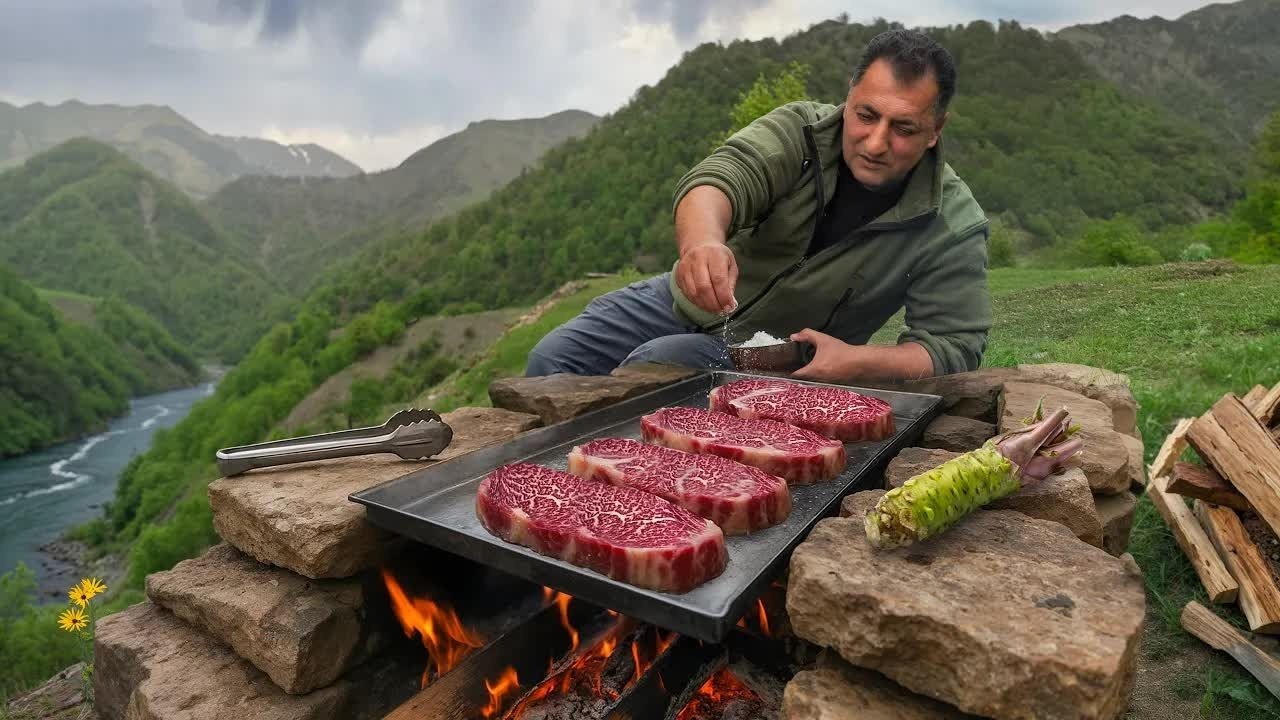 山葵牛排香，炭火轻抚肉金黄，大叔厨艺强