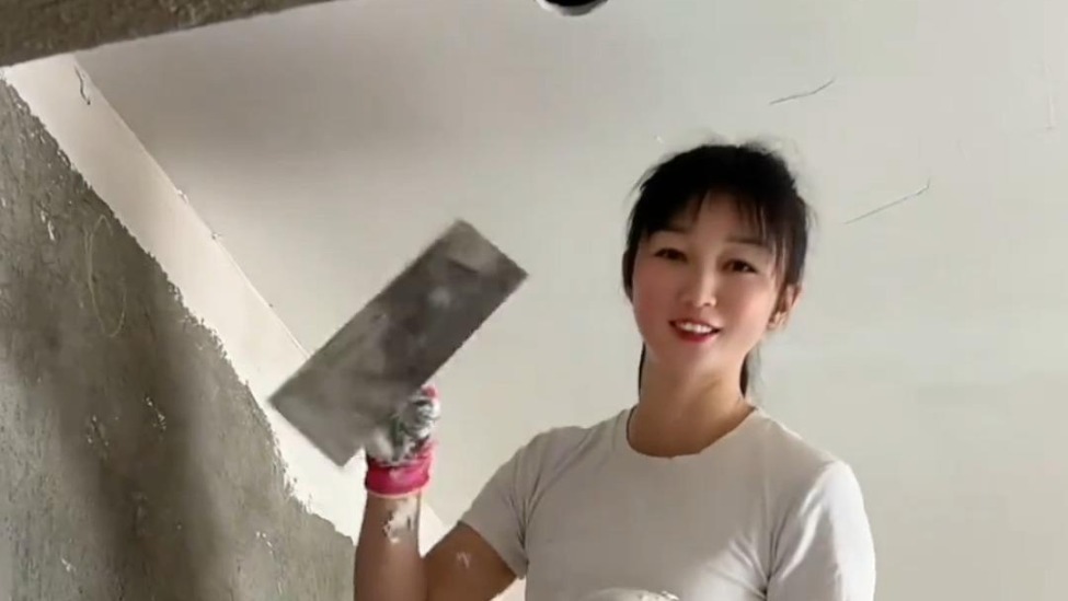 云南25岁刮腻子女网红去世，当地回应