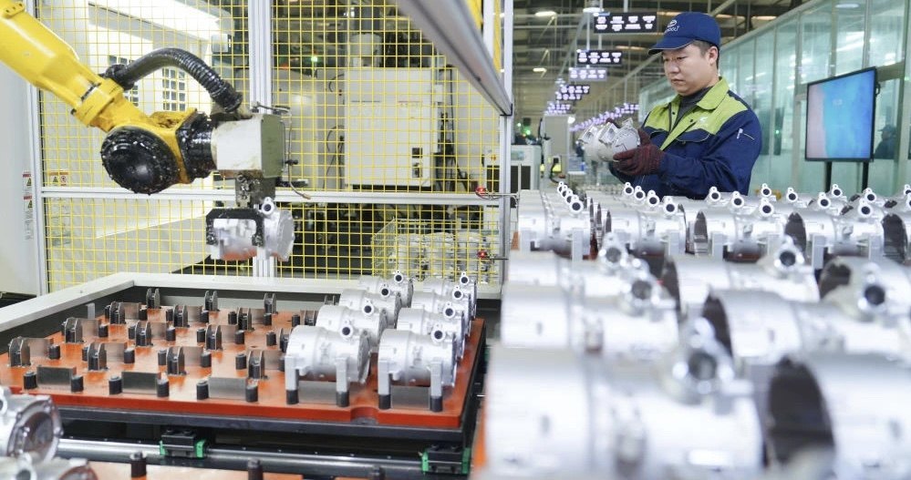 ▲工业设备更新进程中，我市汽车、装备、汽配等多类制造企业实现产能跃升。（受访单位供图）