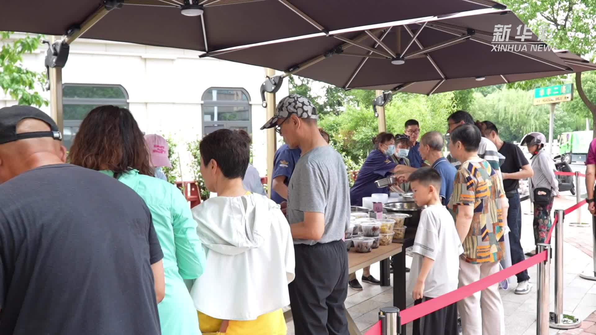 浙江湖州：从饭店后厨到外摆摊位 便民经济里的餐饮“新解法”