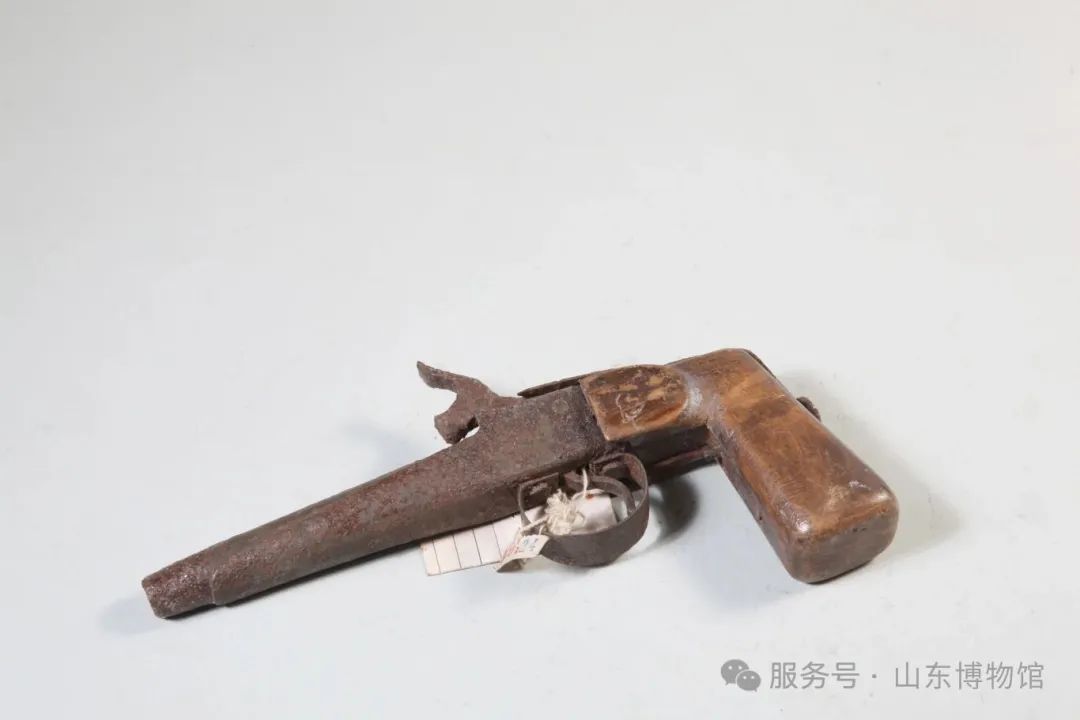 13.天福山起义时期胶东特委书记理琪使用的手枪.jpg