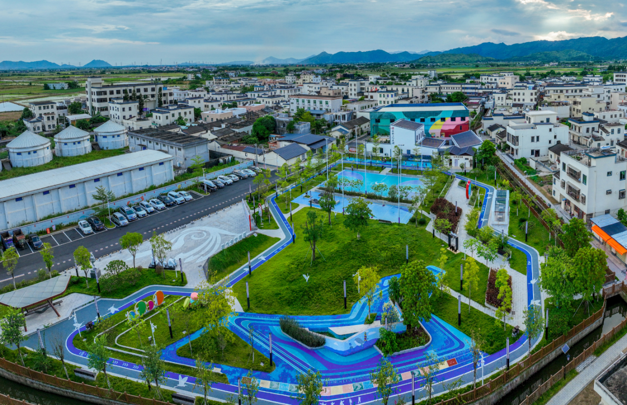 ▲深圳对口帮扶建设项目：深联文化广场、深联文化展馆