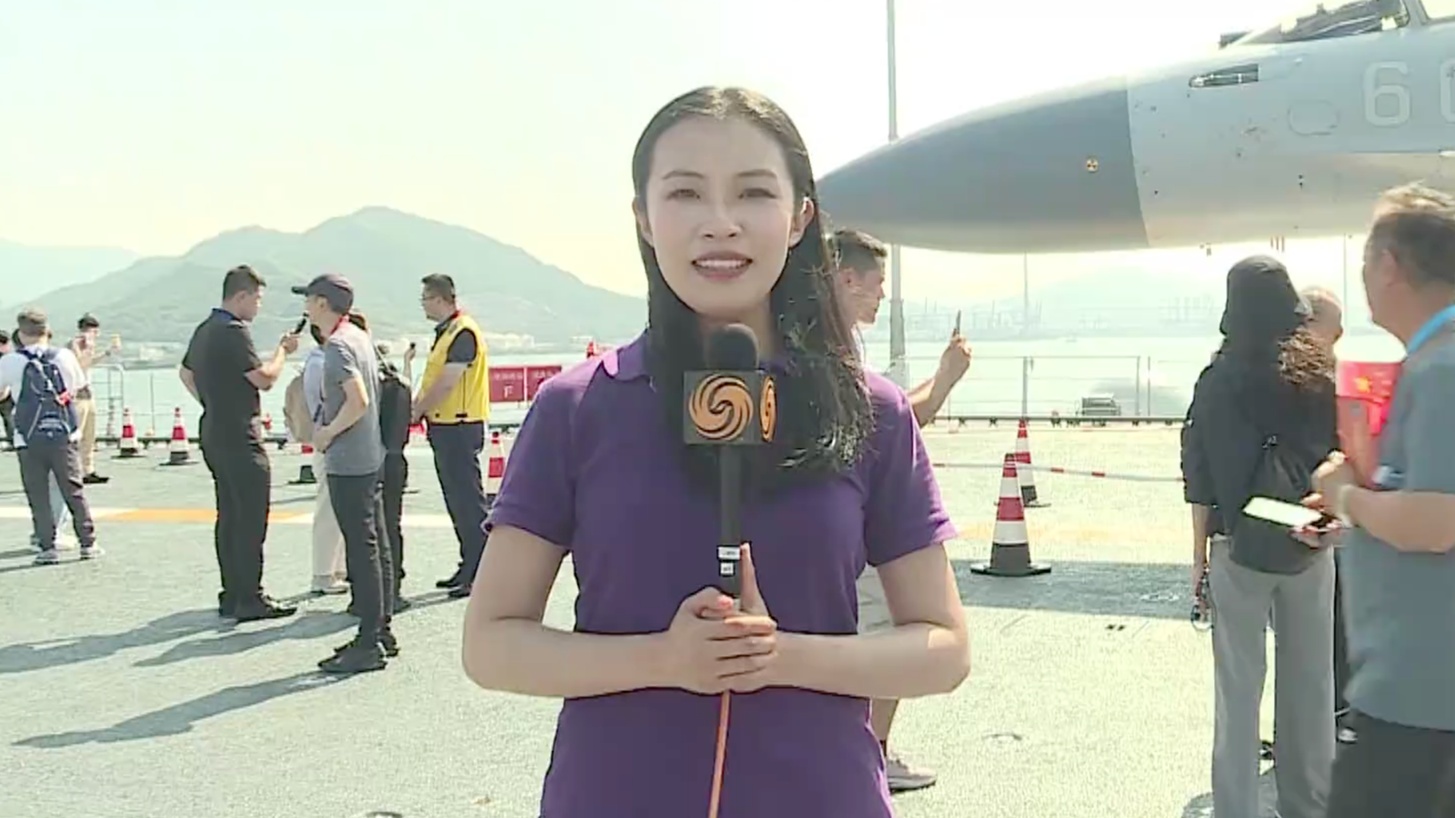 现场报道｜山东舰开放日！香港市民登舰参观 官兵“粤语保障”超贴心