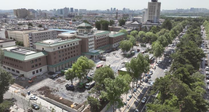 长春历史文化博物馆的改造工程目前已进入收尾阶段,这座由长春日报社旧址改建而成的博物馆,在新民大街历史文化街区开街当日,将为游客打开一扇了解长春历史文化的全新窗口。潘硕 摄