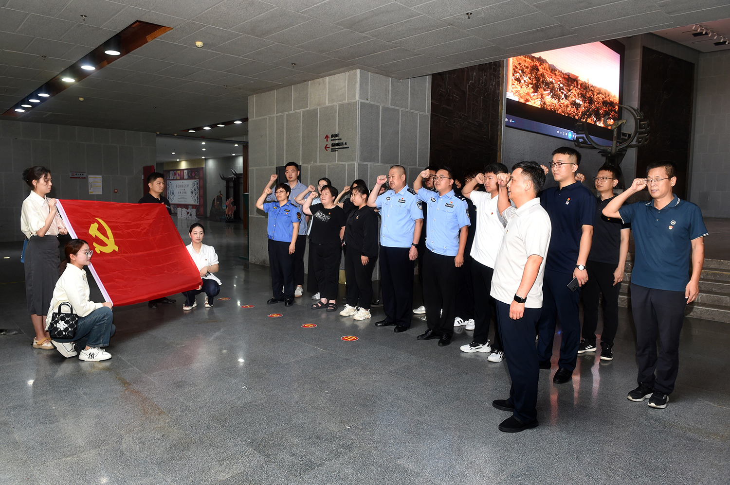 商丘市行政審批和政務信息管理局：慶七一 向黨獻禮