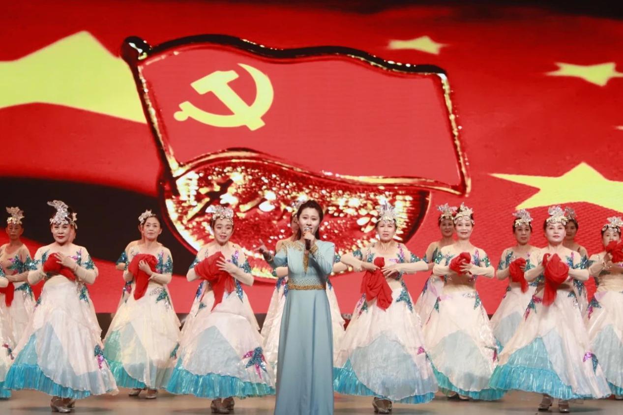 《党旗更鲜艳》