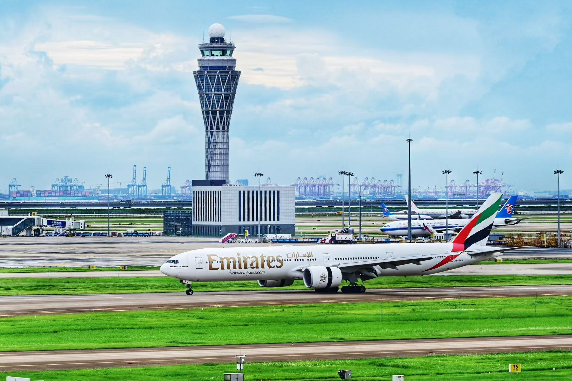 深圳机场引进全球“巨头”航司首开国际航线 暑运计划新开或加密航线超20条