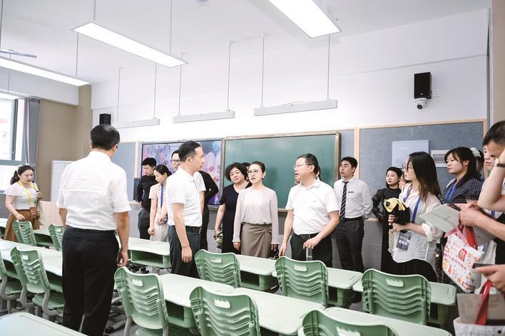 武汉市育才小学（新校区） 校园开放日活动现场