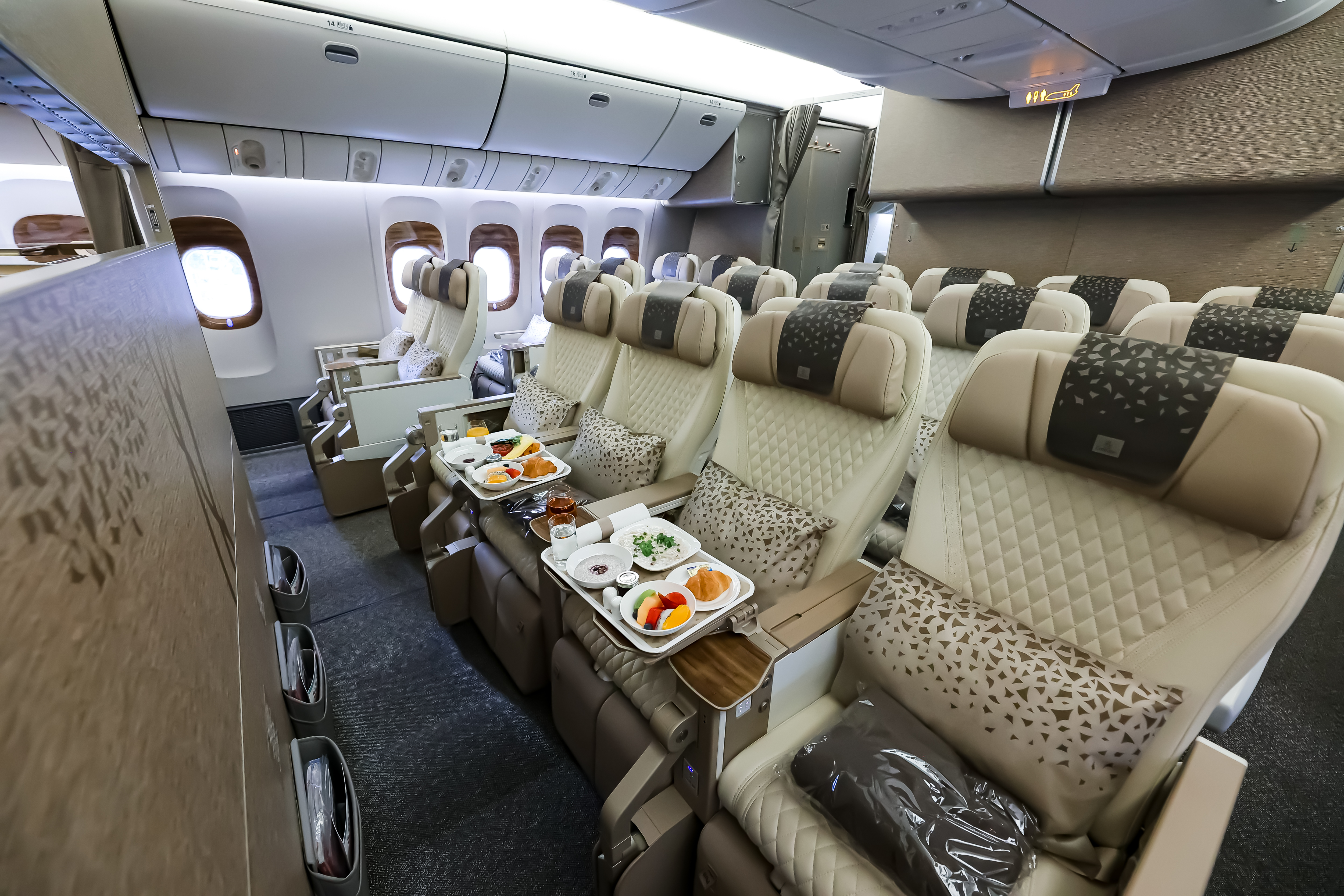 深圳机场引进全球“巨头”航司首开国际航线 暑运计划新开或加密航线超20条