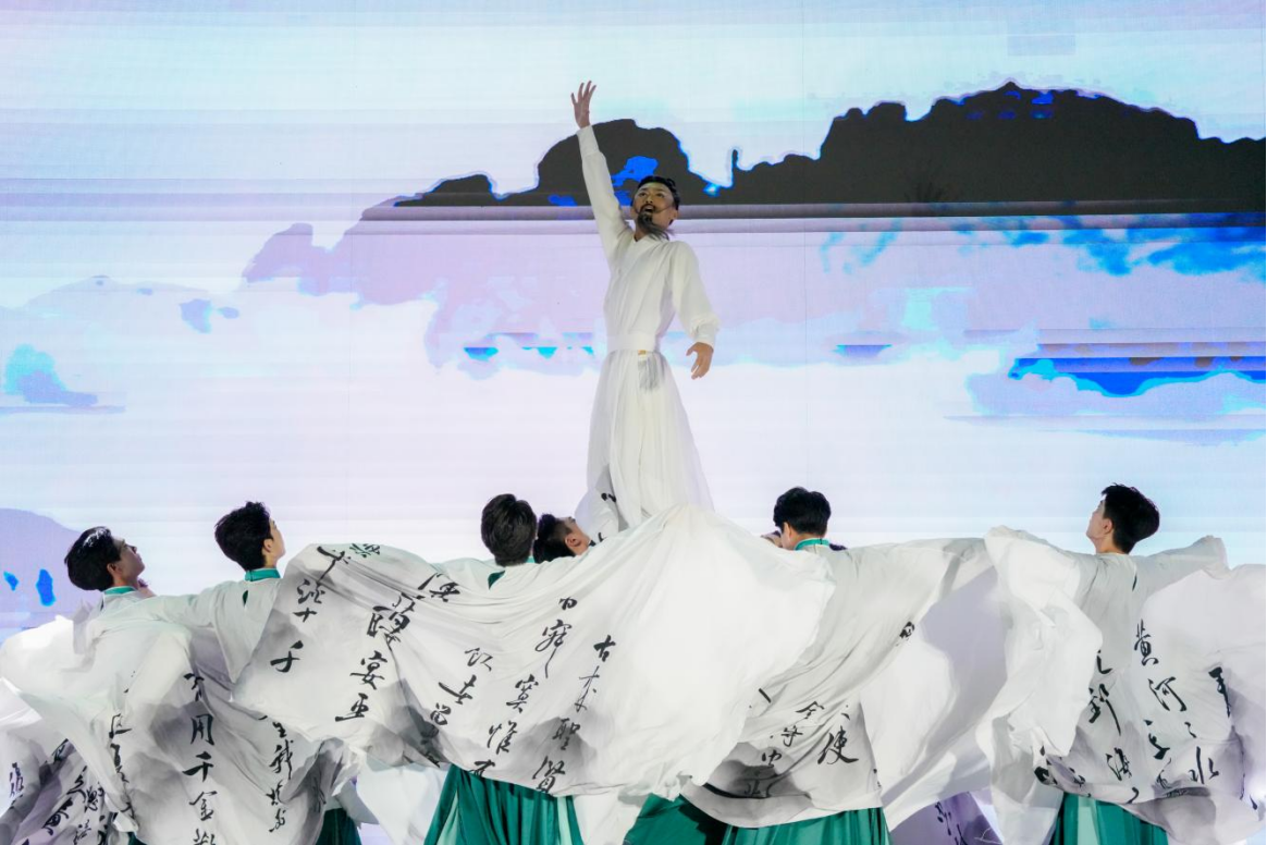 中俄狂舞燃爆黑河！  ——“紫金之夜”中俄狂舞大赛首场揭幕战掀起全民热浪