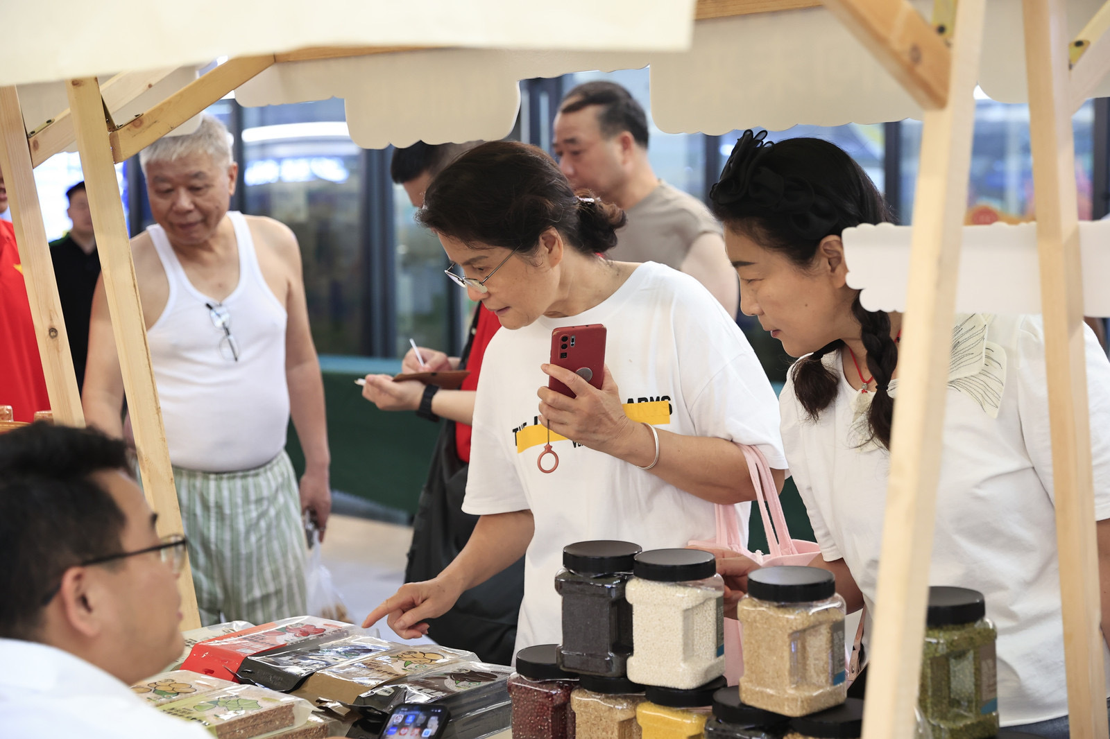 市民选购商品