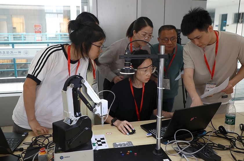 2025年睿抗機器人開發者大賽江西省賽在江西科技學院舉行