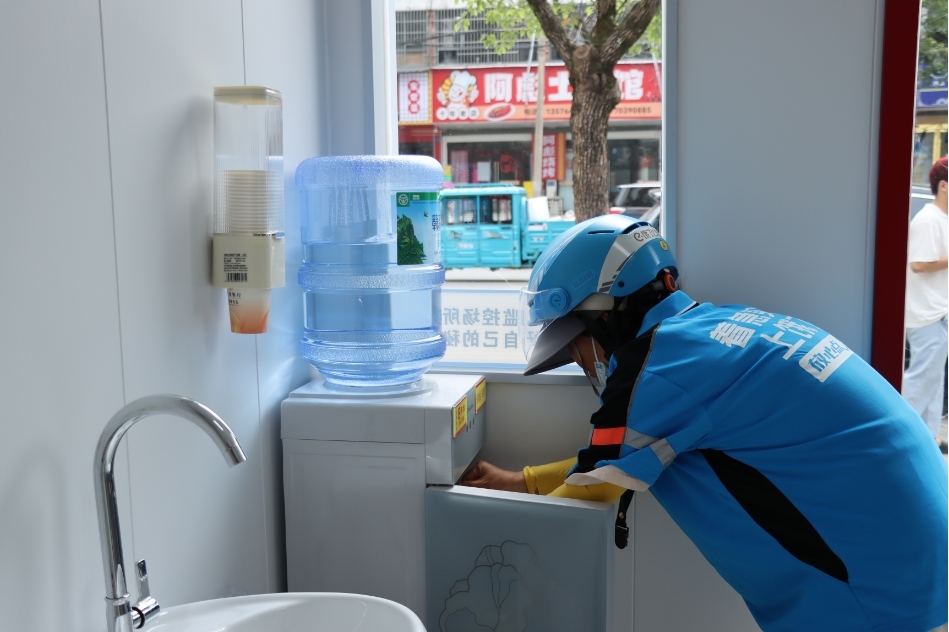 景德鎮浮梁縣：“新心向黨” 紅色驛站啟用 為外賣員打造暖心港灣