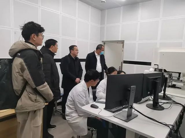江西華創(chuàng)走進南昌大學物理與材料學院開展交流。（南昌大學物理與材料學院供圖）