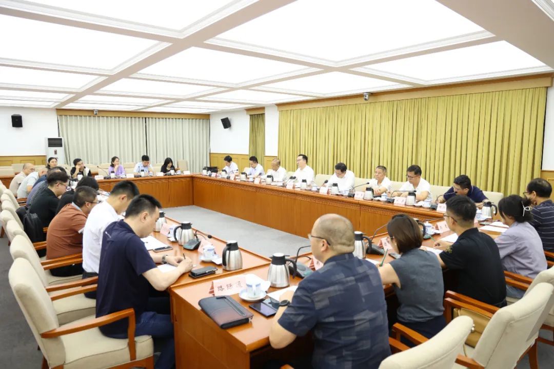 6月29日下午，区委书记祁美文主持召开沙坪坝区外贸企业座谈会。文胜/摄