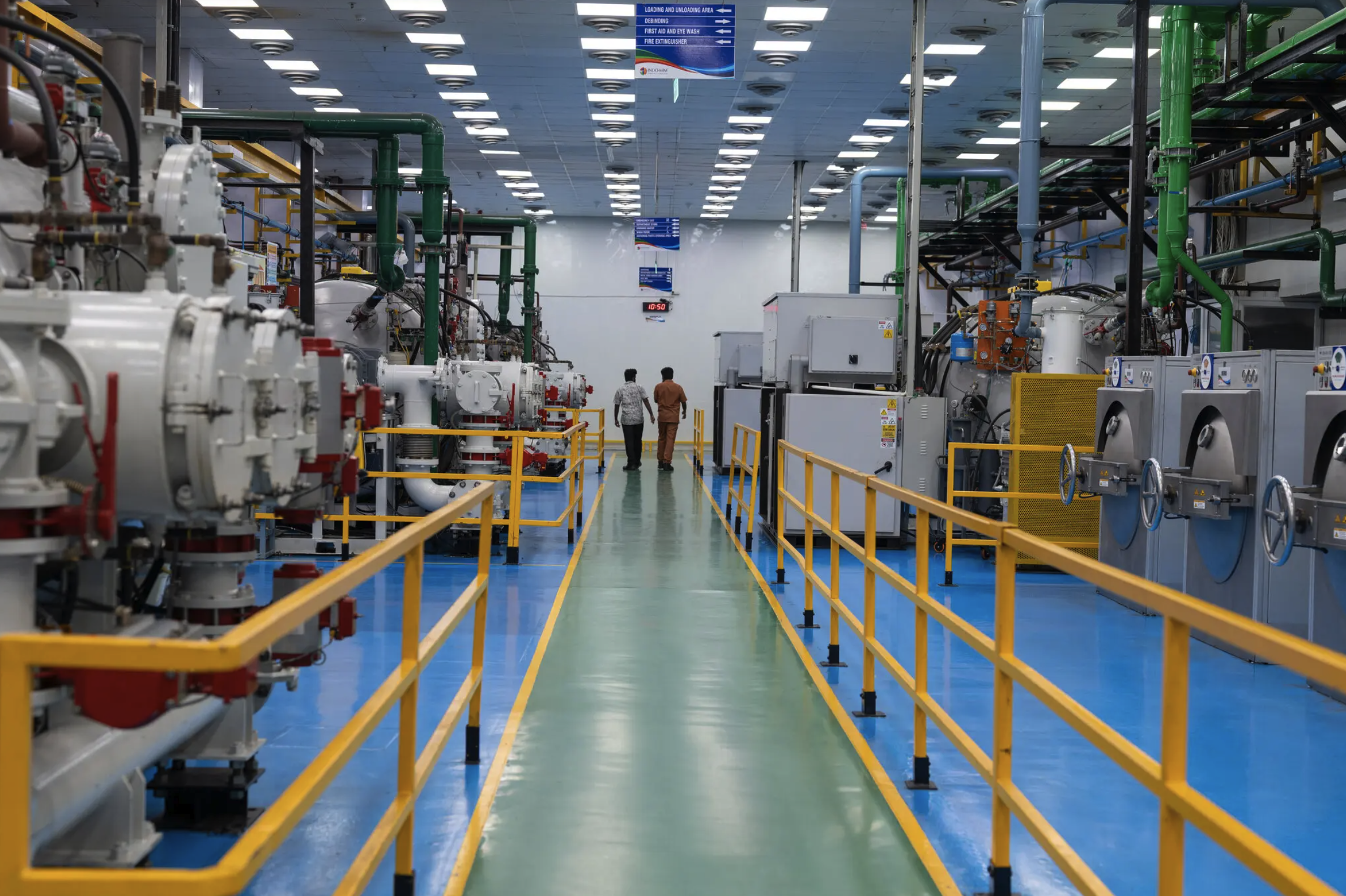 特朗普一心想要美国制造iPhone,为何苹果选择了印度?