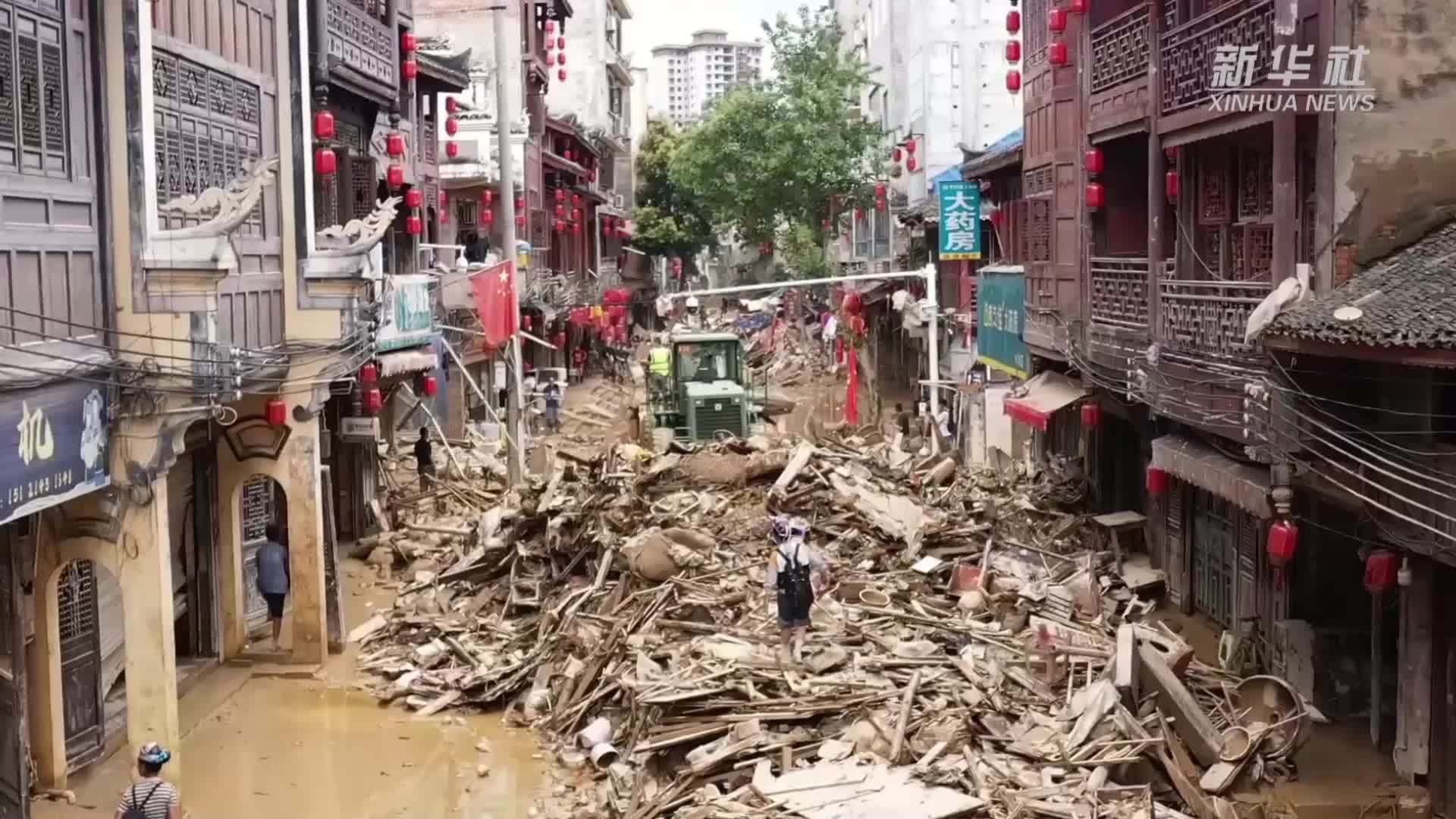 贵州榕江：武警官兵持续展开清淤与灾后重建工作