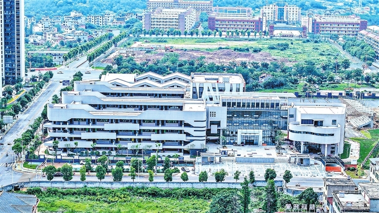 庐山市第五小学秋季开学投入使用 将新增1620个学位