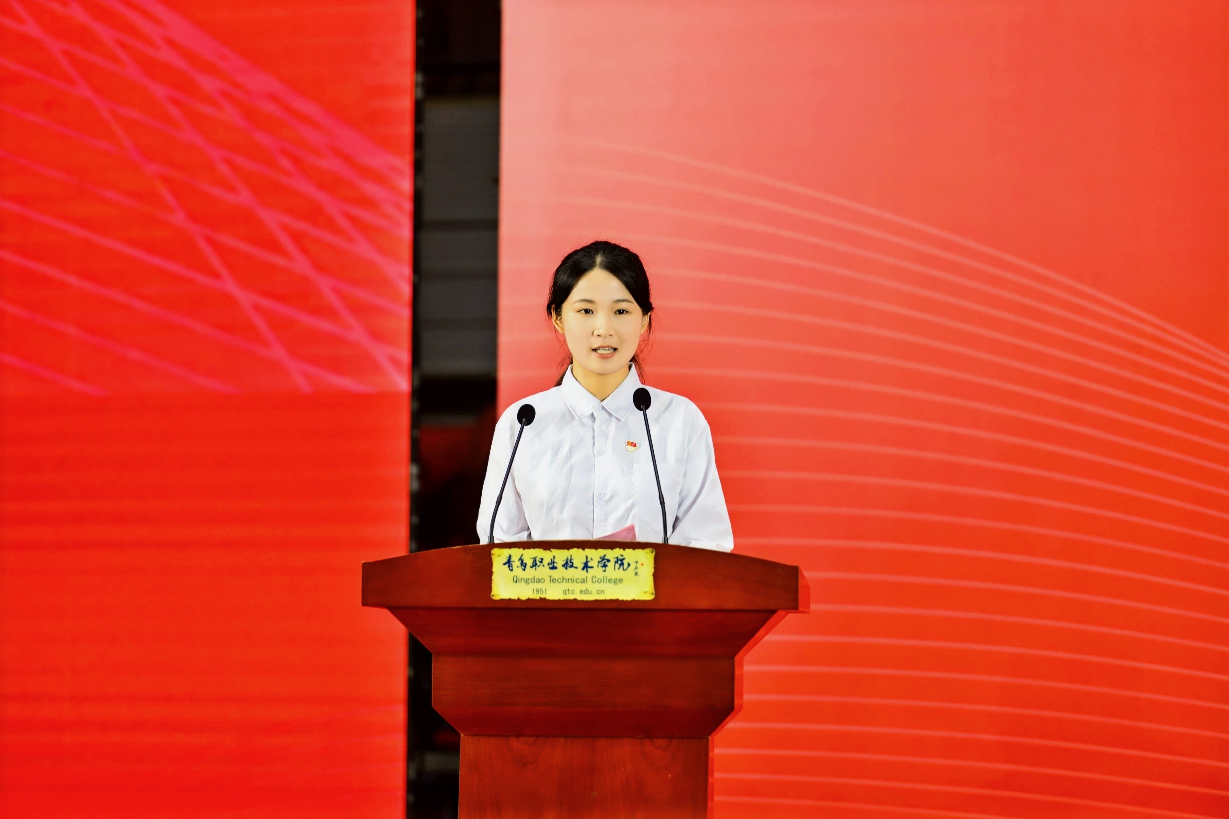 长风万里鹏程举，巨浪千重骏业开！青岛职业技术学院举行2025届毕业典礼