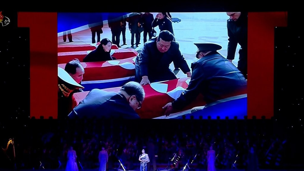 提振军心促俄补偿？朝鲜疑公开援俄阵亡军人遗骸回国画面