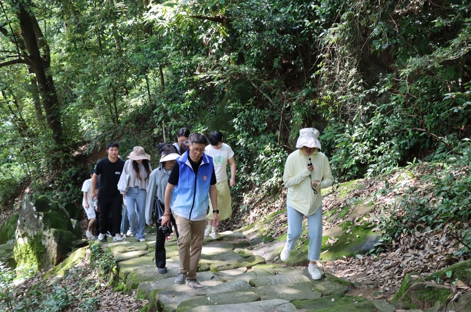 “四個100”文化導師下鄉計劃——浮梁文化遺產保護主題采風活動走進瑤里