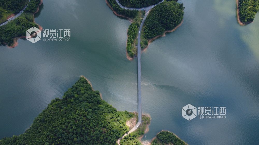 6月26日，江西省蘆溪縣加大山口巖水庫。