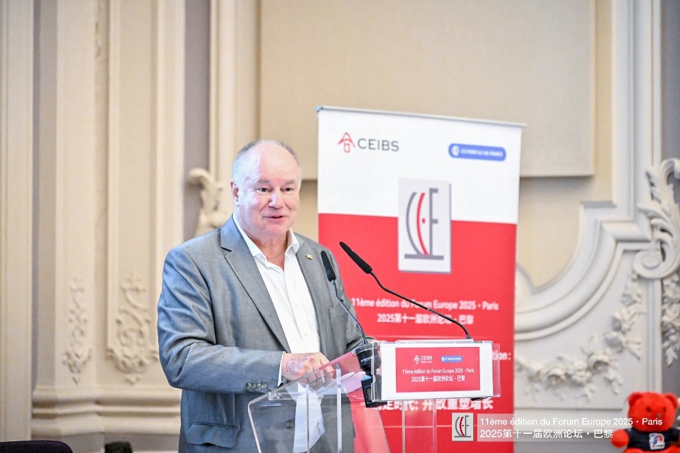 中欧国际工商学院院长(欧方)、市场营销学教授杜道明(Dominique Turpin)做答谢致辞