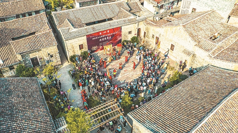 非遺文化進景區-洽灣船形古鎮。