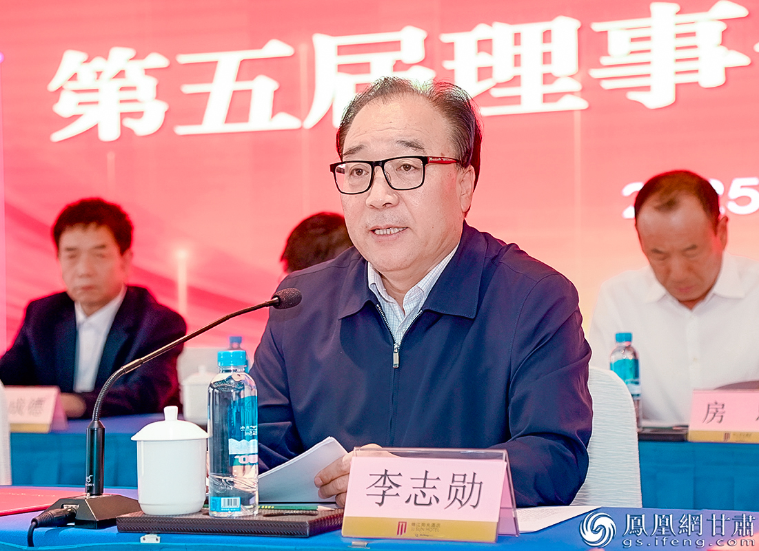 甘肃省慈善联合总会会长李志勋表示，将自觉接受社会监督依法行善。肖刚　摄