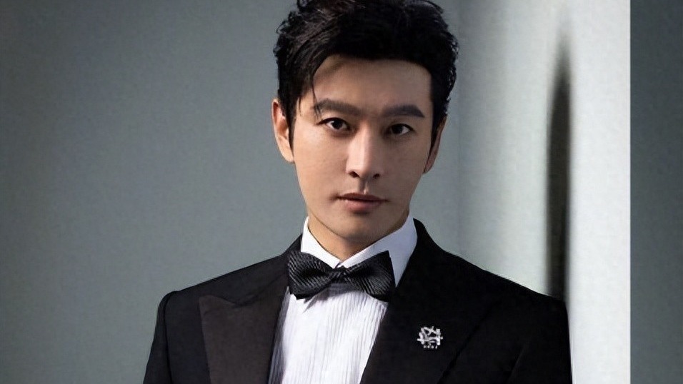 原来她就是黄晓明绯闻女友！这身材、脸蛋，难怪都说叶珂杨颖输了封面图