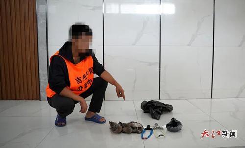 刘某指认其猎杀的3只斑鸠