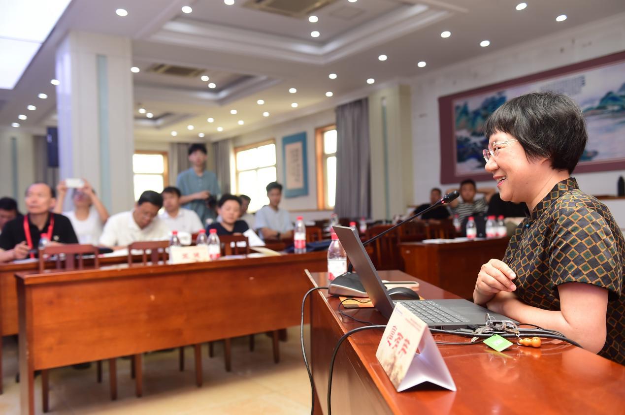 沧州中西医结合医院主任医师、硕士生导师扈有芹在进行授课 。